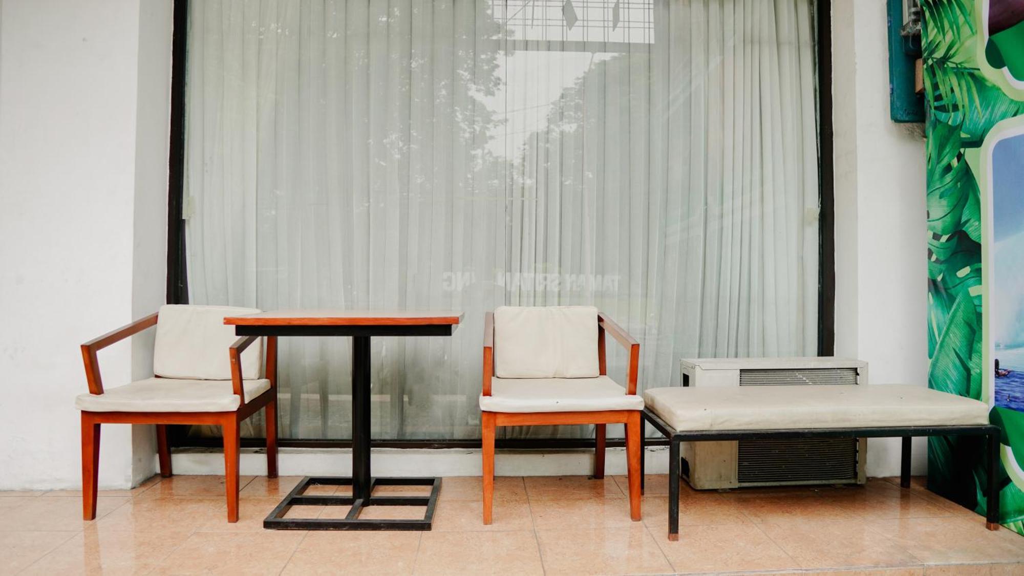 Dormitory Tourism Sritanjung Banyuwangi By Gajahsora Management Exterior foto