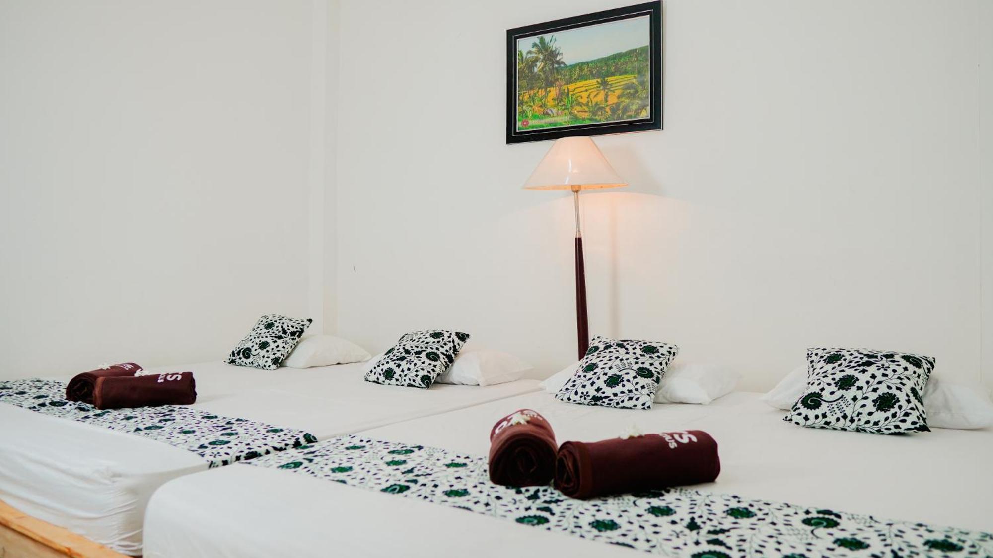 Dormitory Tourism Sritanjung Banyuwangi By Gajahsora Management Exterior foto